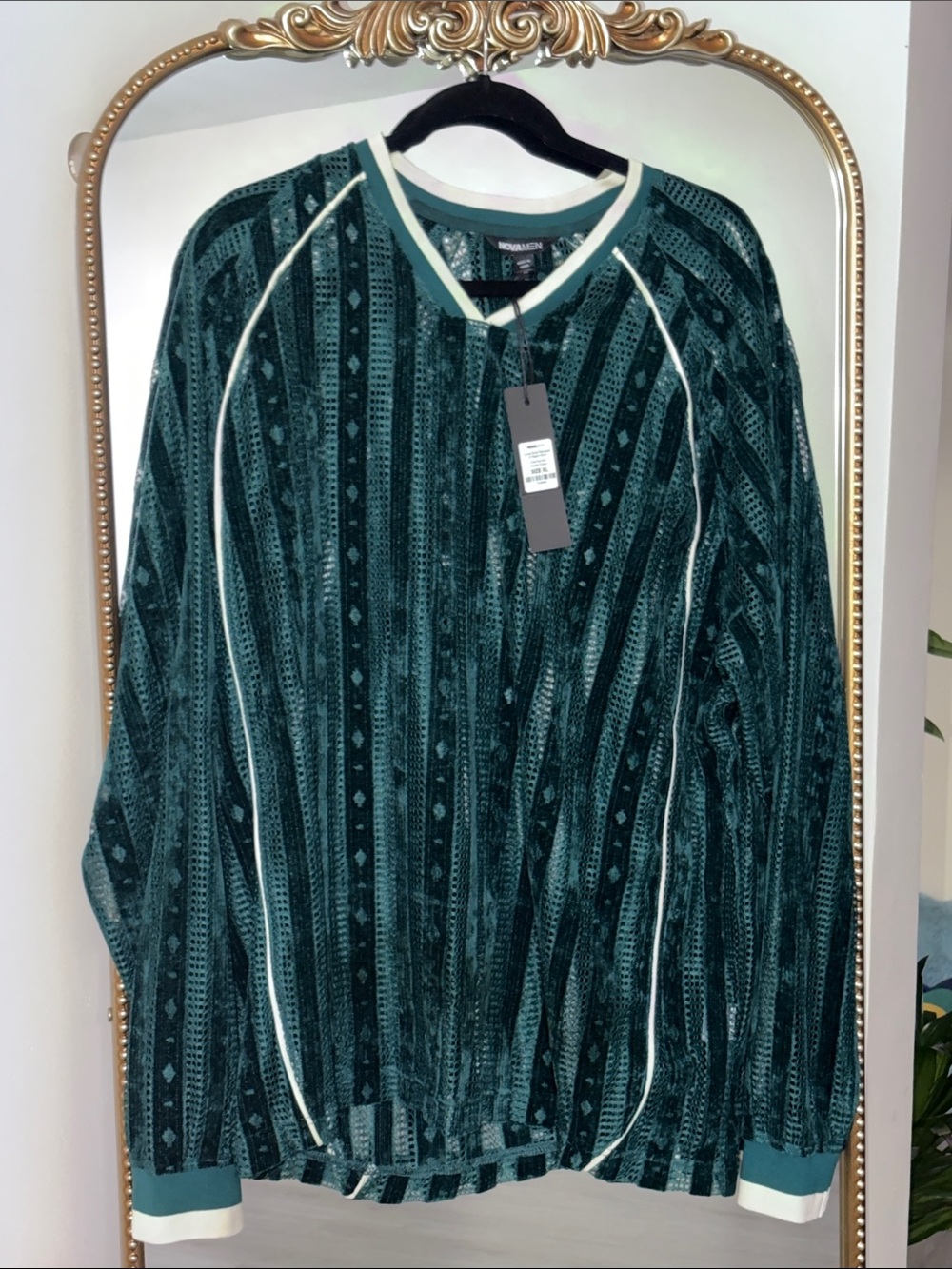 Fashion Nova Green Textured V-Neck Pullover with White Trim / XL